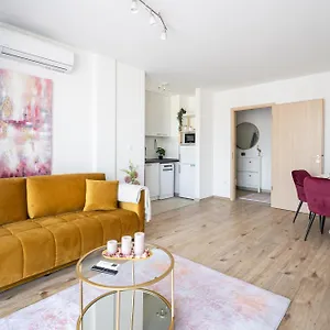 Need In Bp - Garage, Terraces, Aircon Apartman